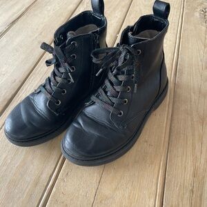 Cat & Jack Girls Size 2 Black Leather Lace-Up Boots